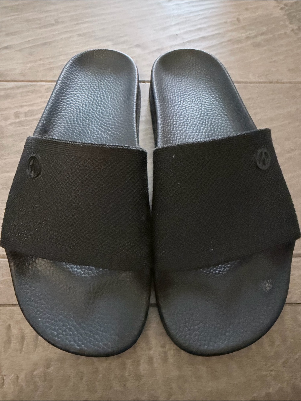 Wishbone Women’s Black Slide Sandals - Cushioned Everyday Slides